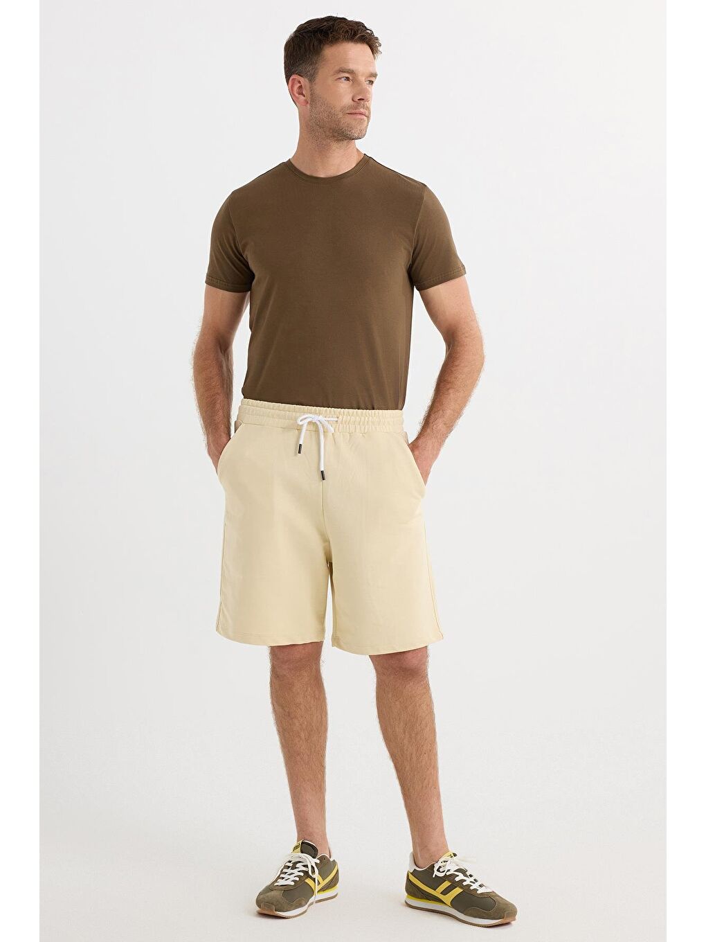 Erkek Relax Fit Rahat Kesim %100 Pamuk Beli Bağcıklı Bej Şort-4