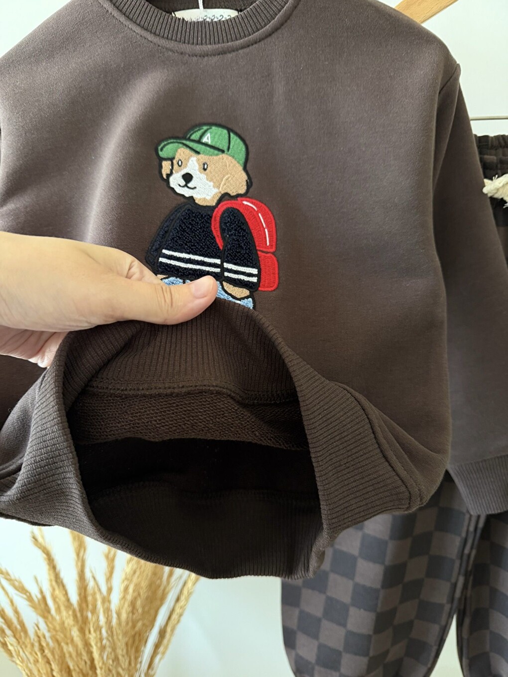 Çocuk Ayıcık Nakışlı Kahverengi Sweatshirt Ve Dama Desenli Eşofman Altı Takım-3