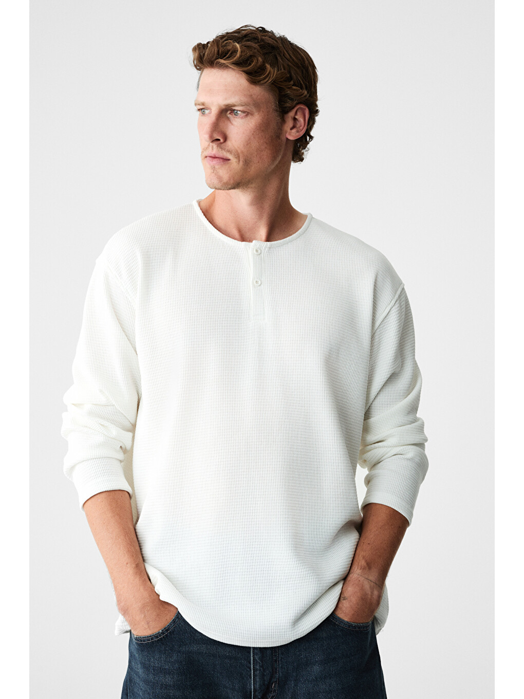 Erkek Organik Pamuklu Bisiklet Yaka Yarım Patlı Düğmeli Regular Beyaz Sweatshirt-1