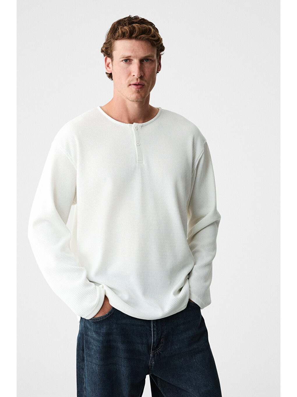 Erkek Organik Pamuklu Bisiklet Yaka Yarım Patlı Düğmeli Regular Beyaz Sweatshirt-4