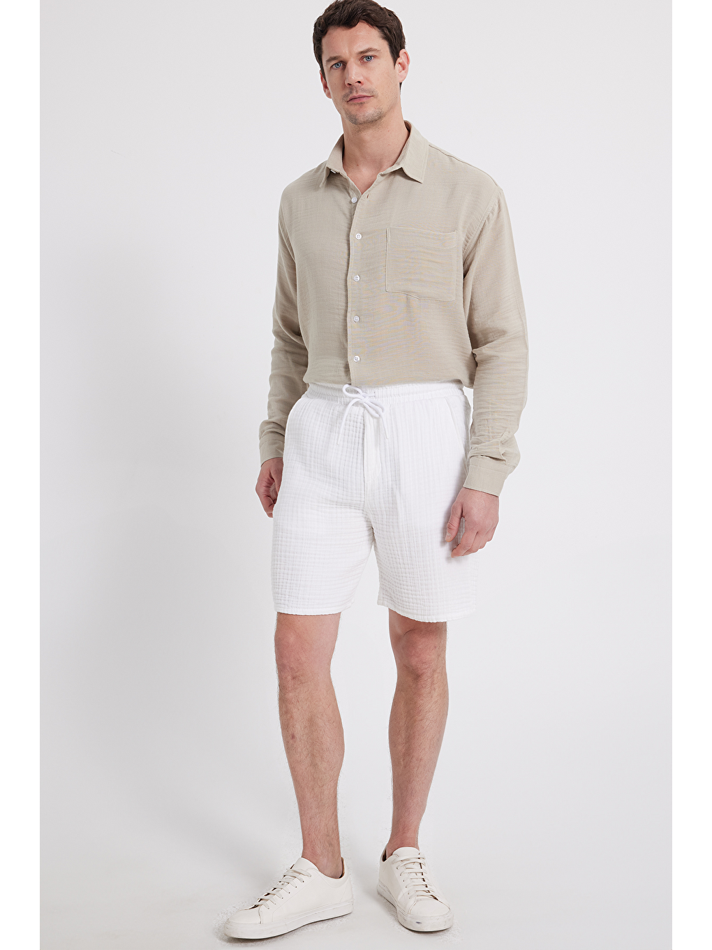 Erkek Regular Fit Rahat Kesim Müslin %100 Pamuk Beli Lastikli Cepli Bağcıklı Beyaz Şort-1