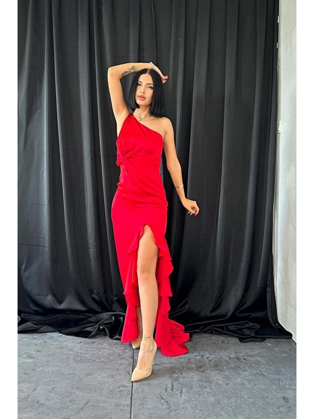 Kırmızı Volanlı Saten Abiye