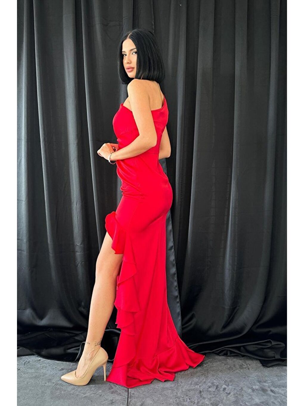 Kırmızı Volanlı Saten Abiye-3