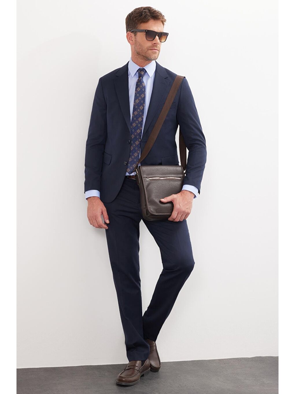 Lacivert Erkek Regular Fit Esnek Elastanlı Kumaş Mono Yaka Kapaklı Cepli Takım Elbise-2