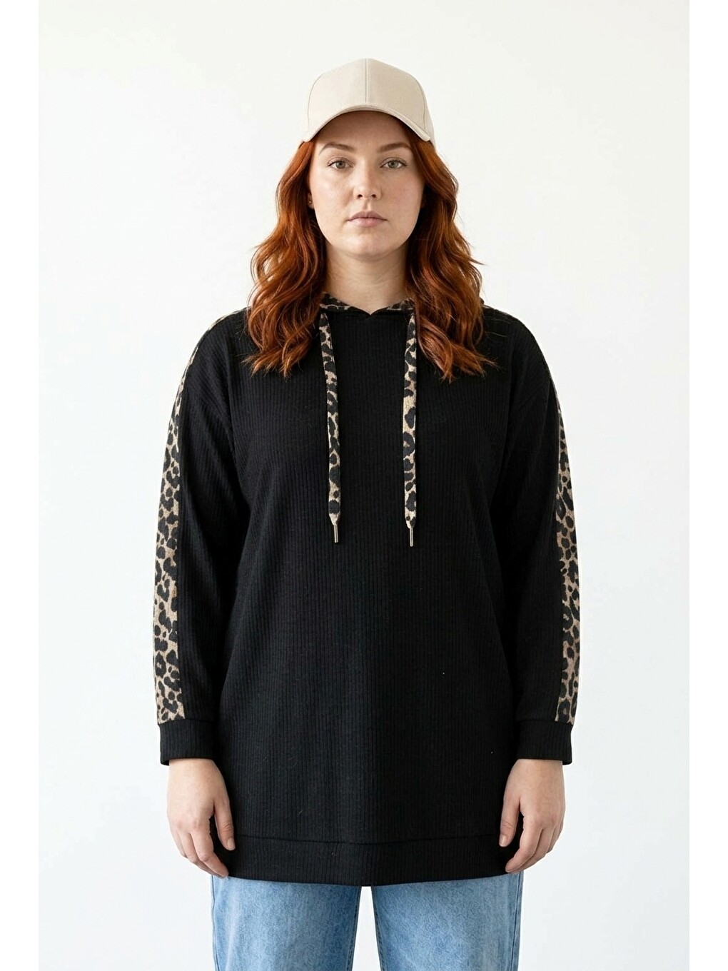 Siyah Leopar Desenli Kapüşonlu Sweatshirt-1