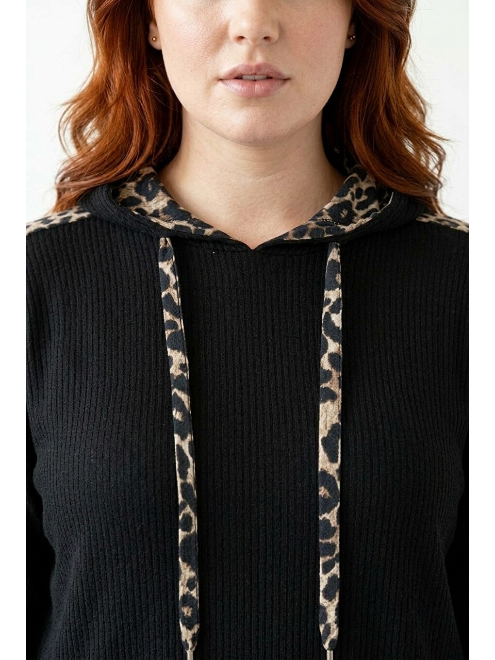 Siyah Leopar Desenli Kapüşonlu Sweatshirt-4
