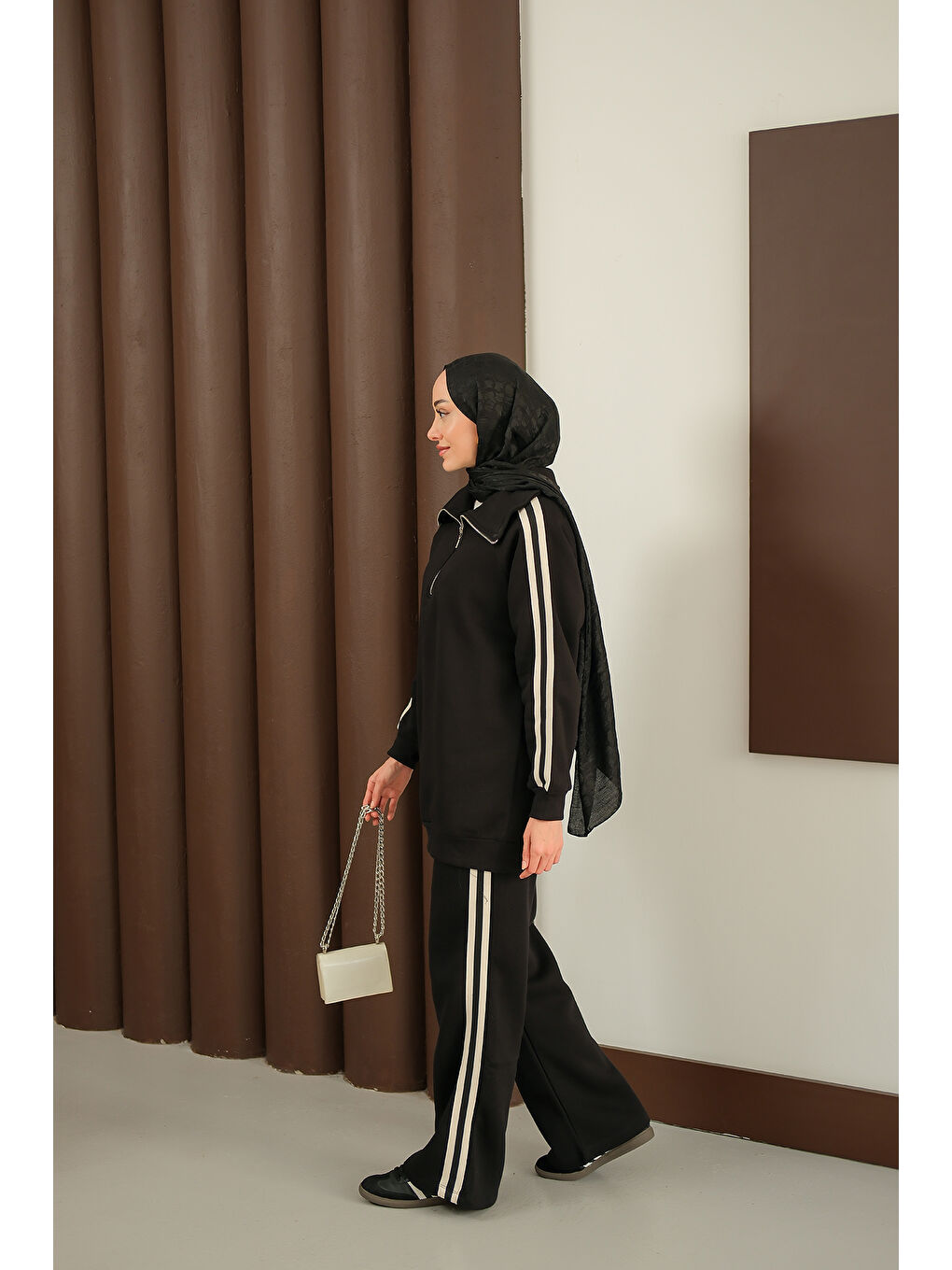 Kadın Yanları Şerit Detay Takım Siyah-3