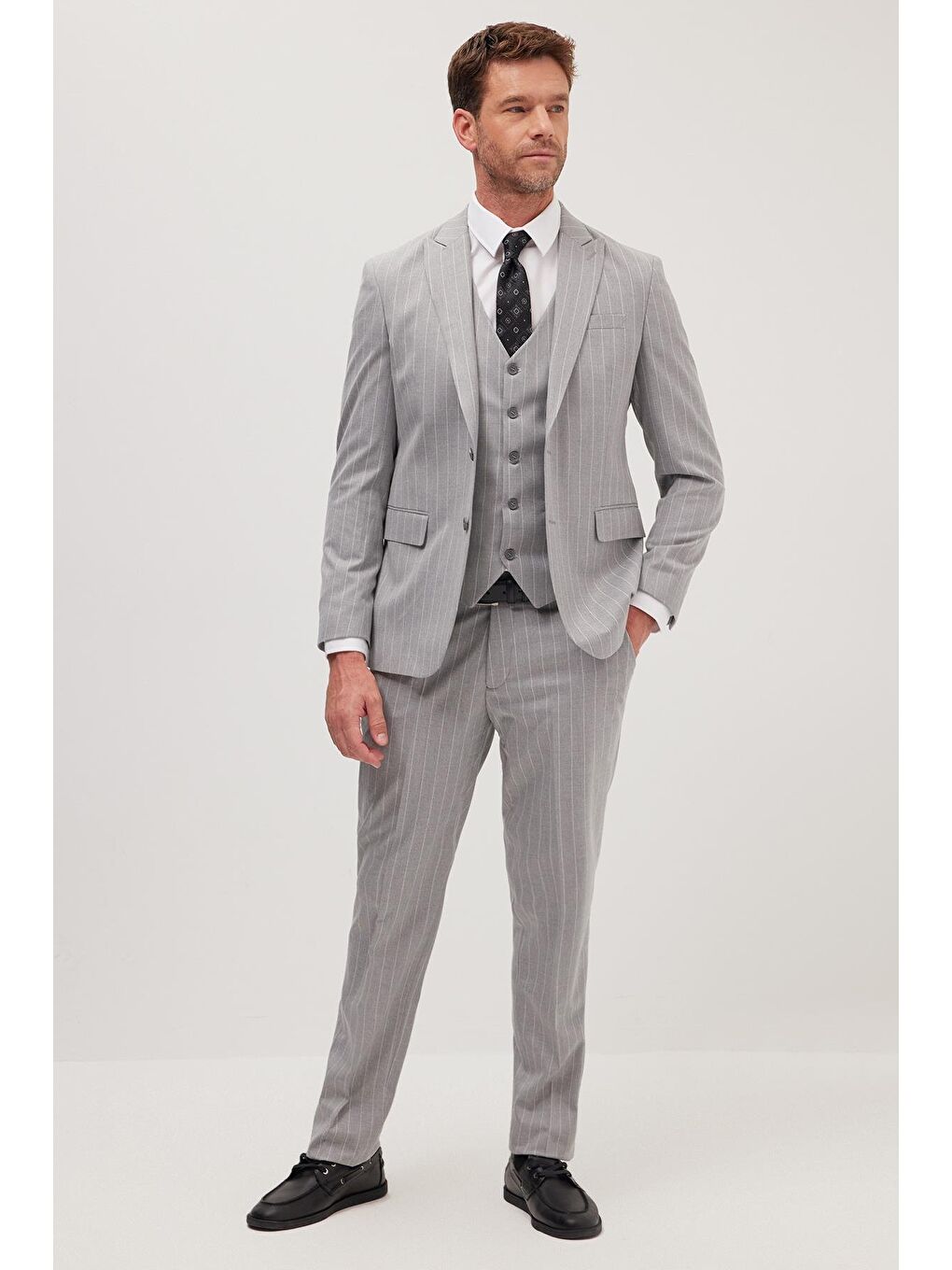 Erkek Slim Fit Gri Esnek Elastanlı Kumaş Sivri Yaka Yelekli Takım Elbise