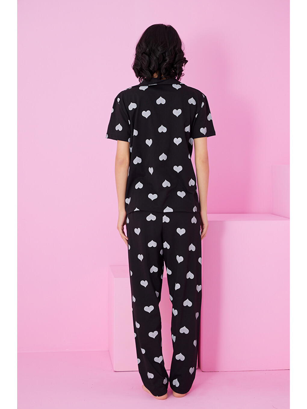 Siyah Beyaz Kalp Baskılı Gömlek Yaka Düğmeli Örme Pijama Takım-2