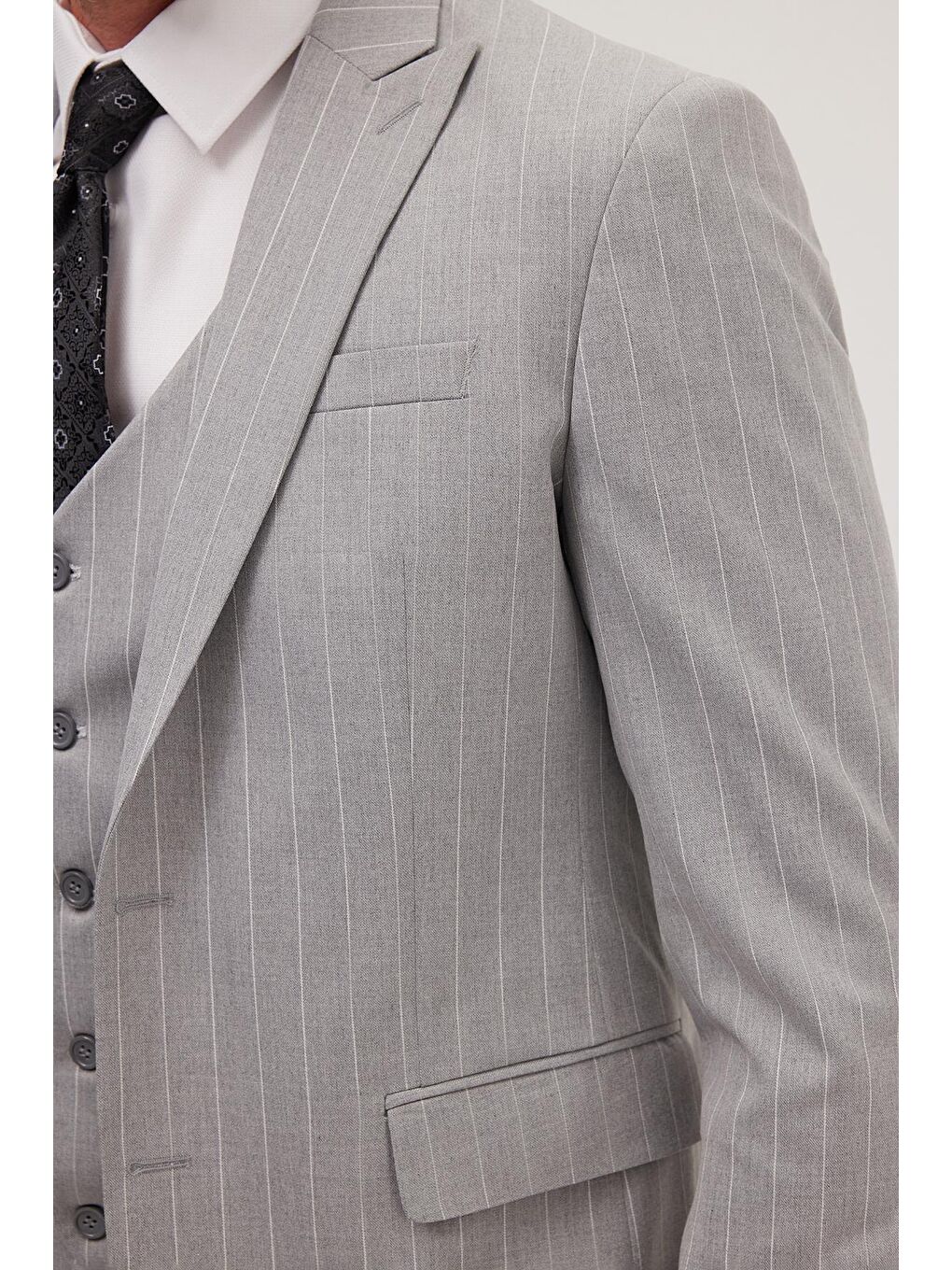 Erkek Slim Fit Gri Esnek Elastanlı Kumaş Sivri Yaka Yelekli Takım Elbise-5