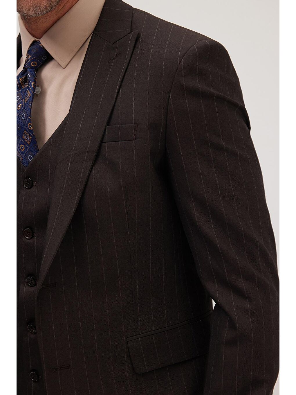Erkek Slim Fit Kahverengi Esnek Elastanlı Kumaş Sivri Yaka Yelekli Takım Elbise-5