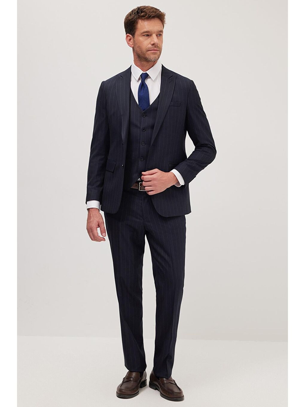 Erkek Slim Fit Lacivert Esnek Elastanlı Kumaş Sivri Yaka Yelekli Takım Elbise