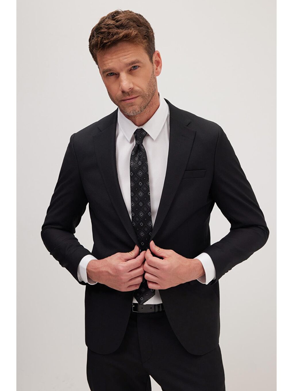 Erkek Slim Fit Mono Yaka Siyah Takım Elbise-3