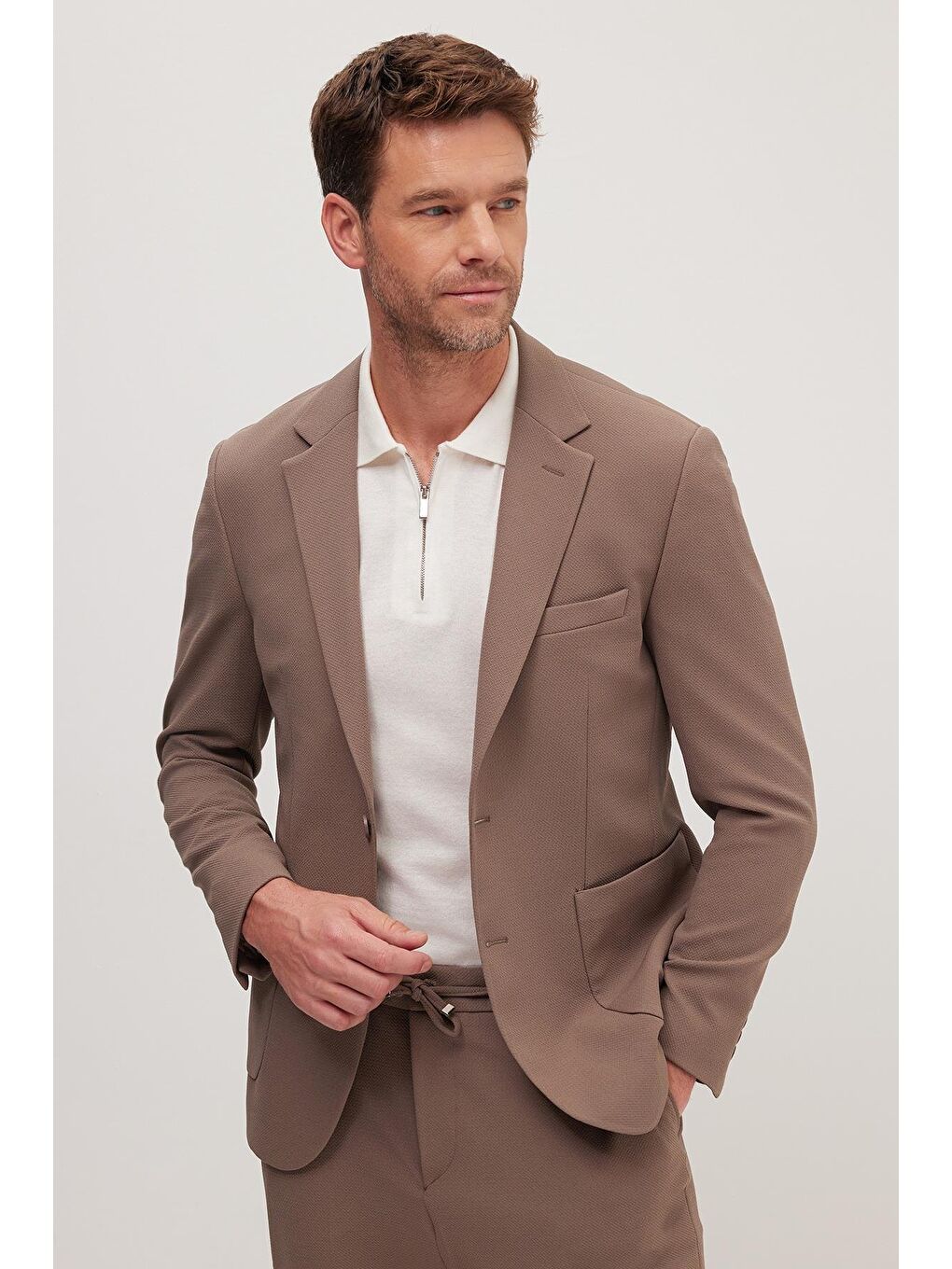 Bej Erkek Regular Fit Vizon Esnek Elastanlı Kumaş Mono Yaka Torba Cepli Takım Elbise-1