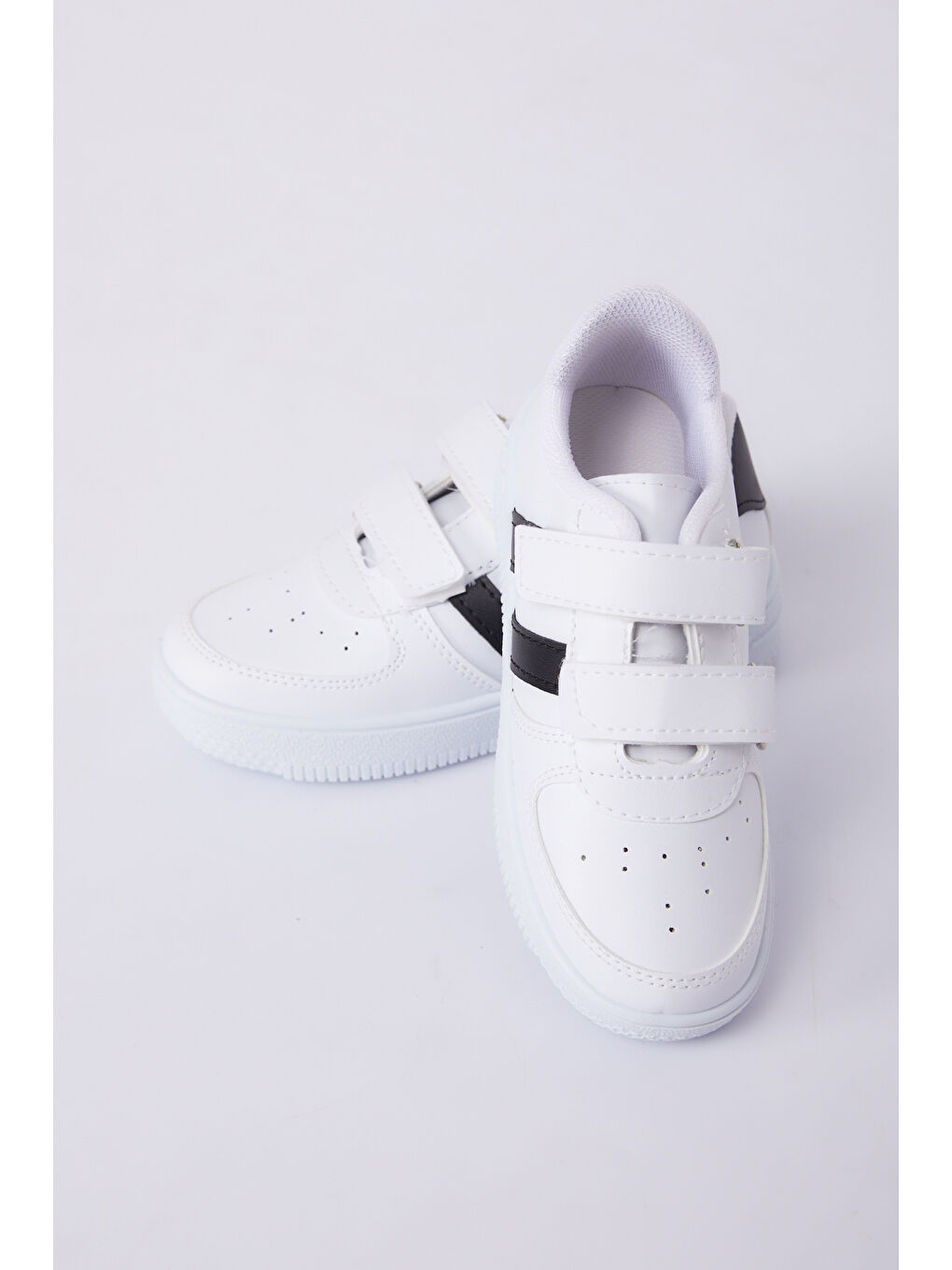 Kız Çocuk Beyaz Beyaz Siyah Cırt Cırtlı Spor Ayakkabı - 27088-1