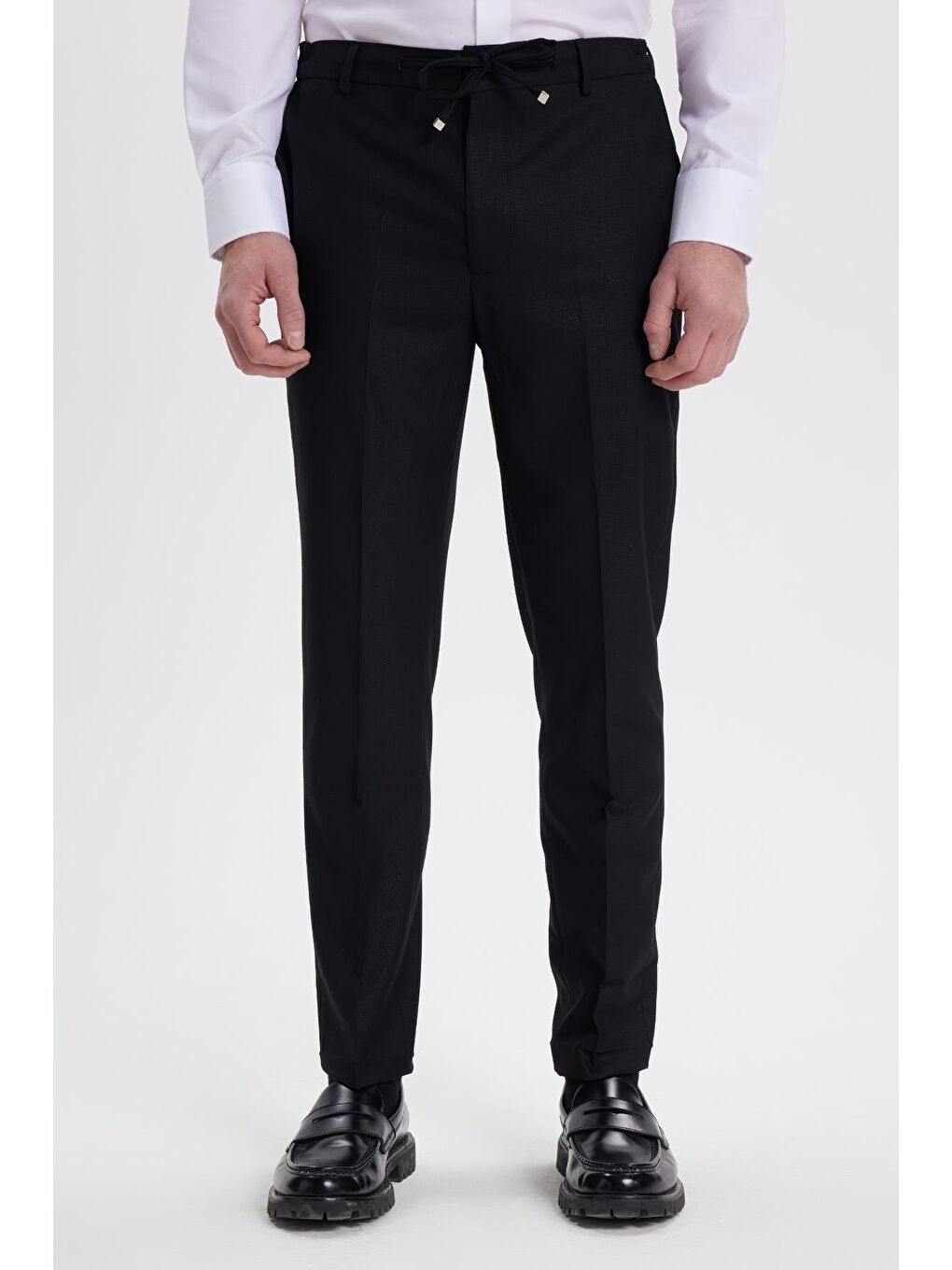 Erkek Regular Fit Siyah Mono Yaka Beli Bağcıklı Torba Cepli Takım Elbise-2