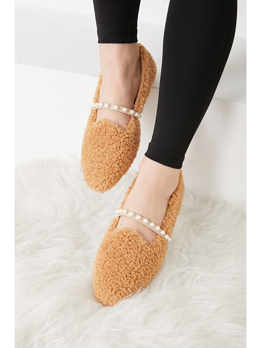 Bej Kadın Vizon Pelüş İncili Babet    26648-2