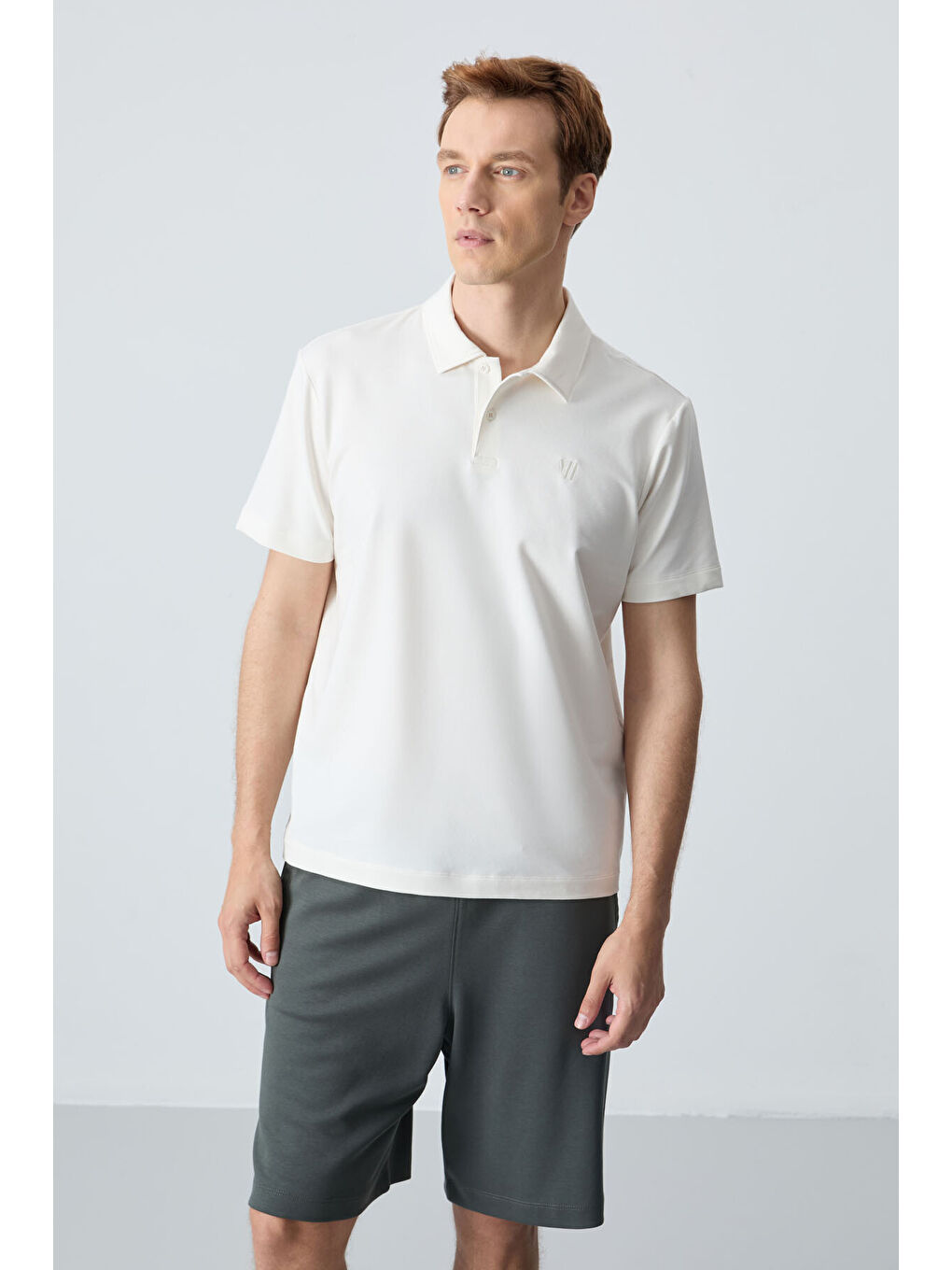 Ekru Basic Göğüs Logolu Standart Kalıp Triko Polo Yaka Erkek Tişört - 87768-1