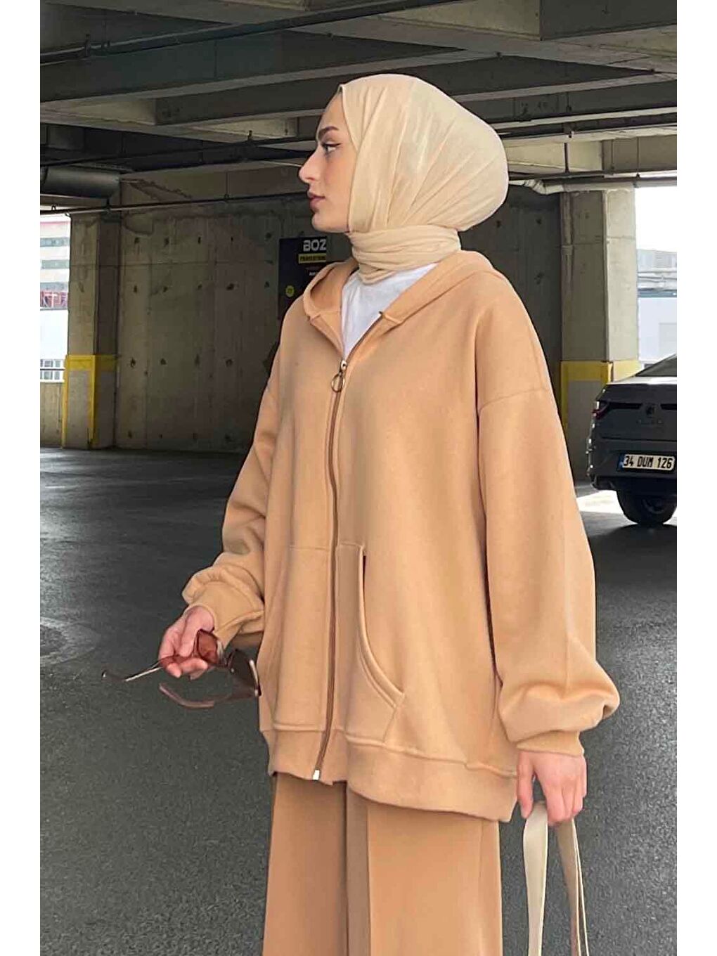 Kahverengi Kapüşonlu Oversize Yan Cepli Sweat Sütlü Kahve-3