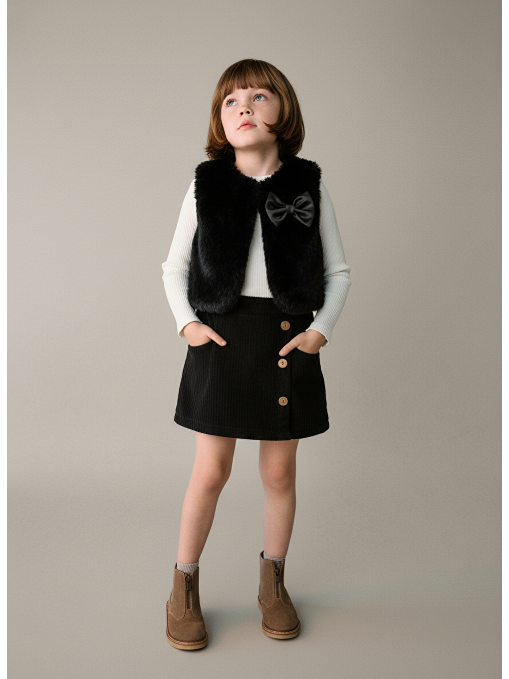 Kız Çocuk Pamuklu Siyah Fiyonklu 3'Lü Yelekli Etekli Takım – Zarif Günlük Kombin-1