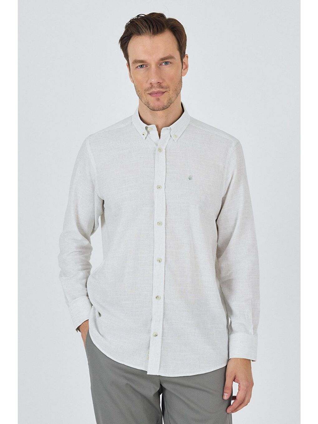 Beyaz Uzun Kol Çizgili Desen Bez Ayağı Düğmeli Yaka Cepsiz Pamuklu Classic Comfort Fit Gömlek 1004250198