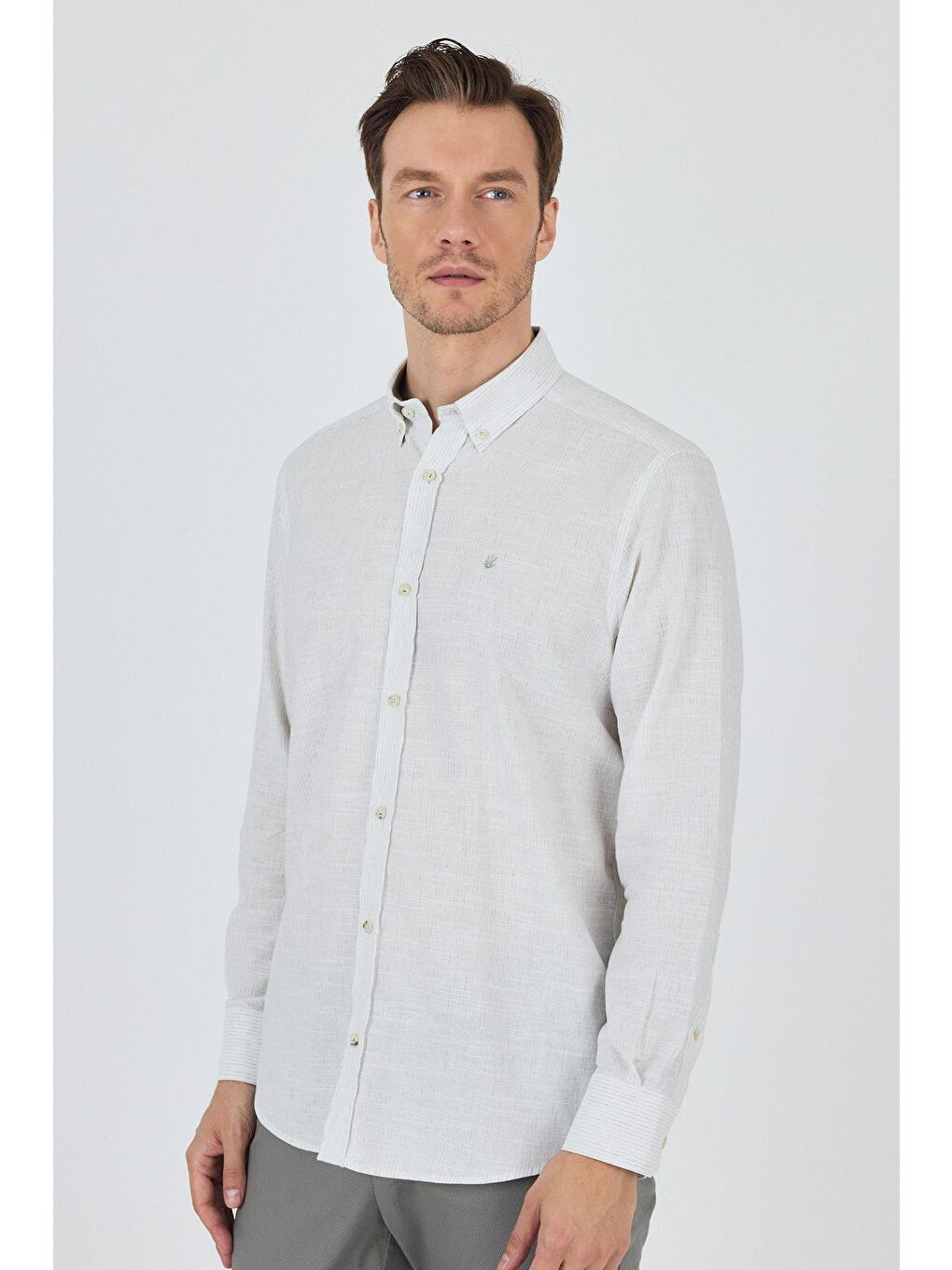 Beyaz Uzun Kol Çizgili Desen Bez Ayağı Düğmeli Yaka Cepsiz Pamuklu Classic Comfort Fit Gömlek 1004250198-2