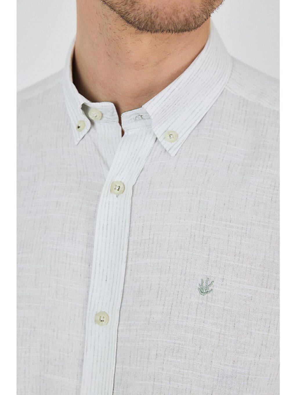 Beyaz Uzun Kol Çizgili Desen Bez Ayağı Düğmeli Yaka Cepsiz Pamuklu Classic Comfort Fit Gömlek 1004250198-3