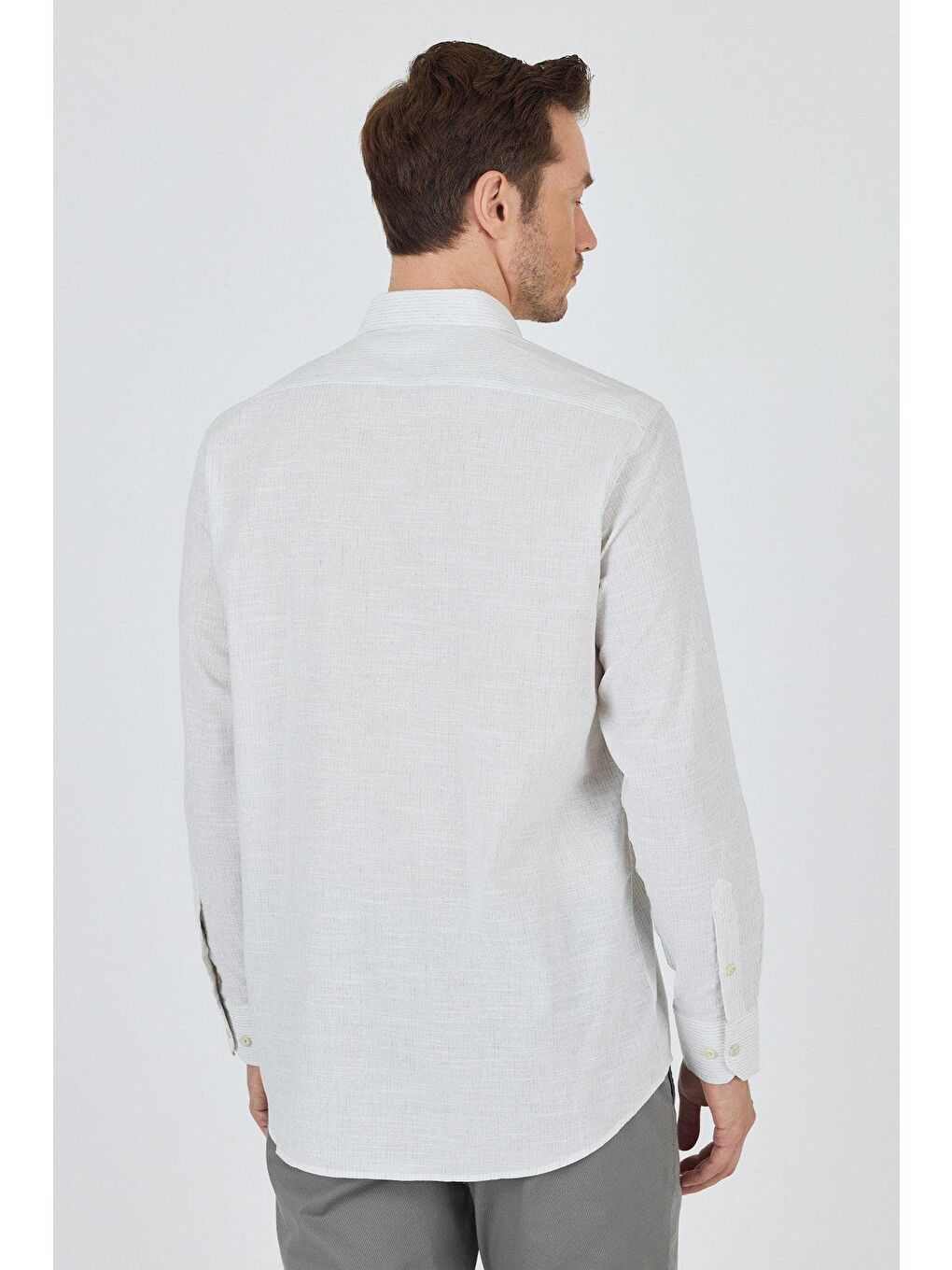 Beyaz Uzun Kol Çizgili Desen Bez Ayağı Düğmeli Yaka Cepsiz Pamuklu Classic Comfort Fit Gömlek 1004250198-4