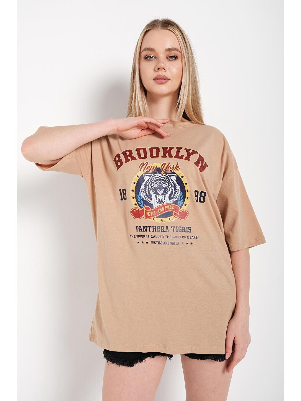 Kahverengi Kadın Vizon Brooklyn Tiger Baskılı Tişört-1