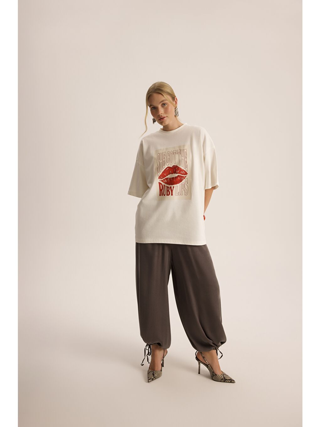 Lip Print Oversize Beyaz T-Shirt-5