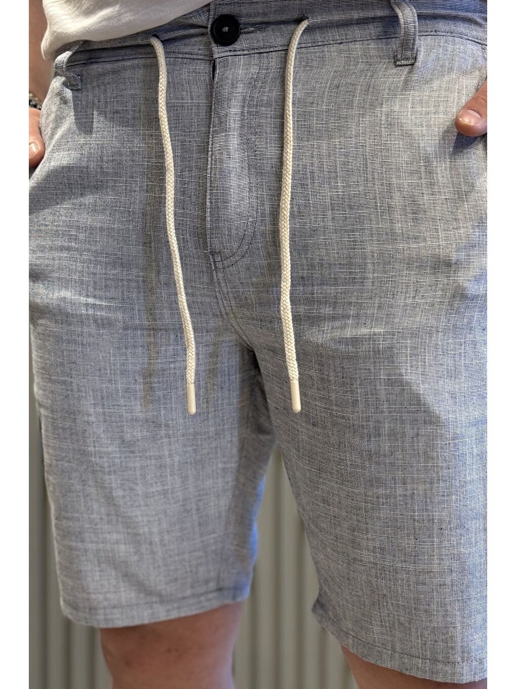Gri Bel Bağcıklı Keten Erkek Şort-3