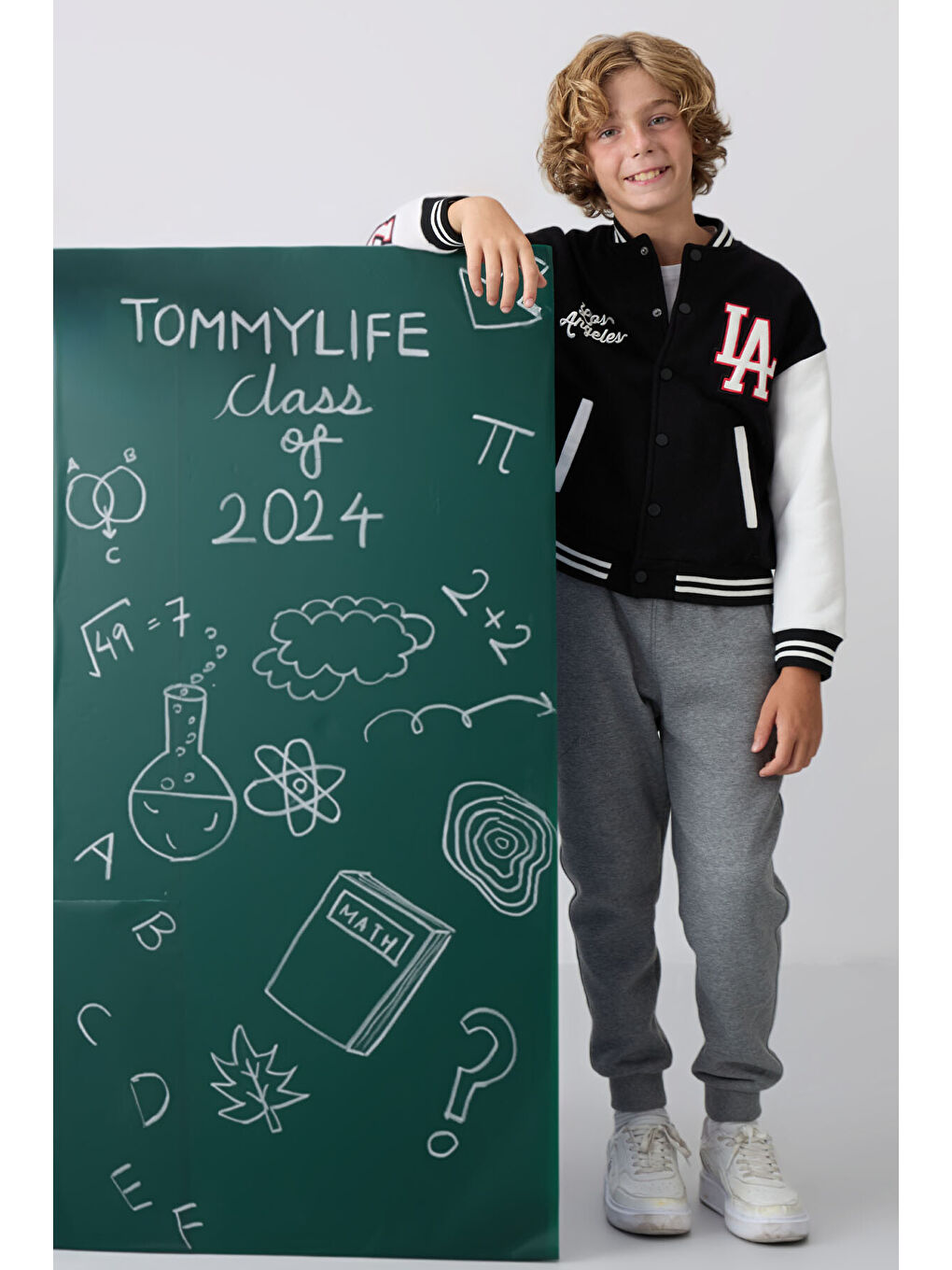 Siyah Pamuklu Kalın İçi Tüylü Yumuşak Dokulu Standart Fit Nakışlı Erkek Çocuk Kolej Ceket - 11258-3