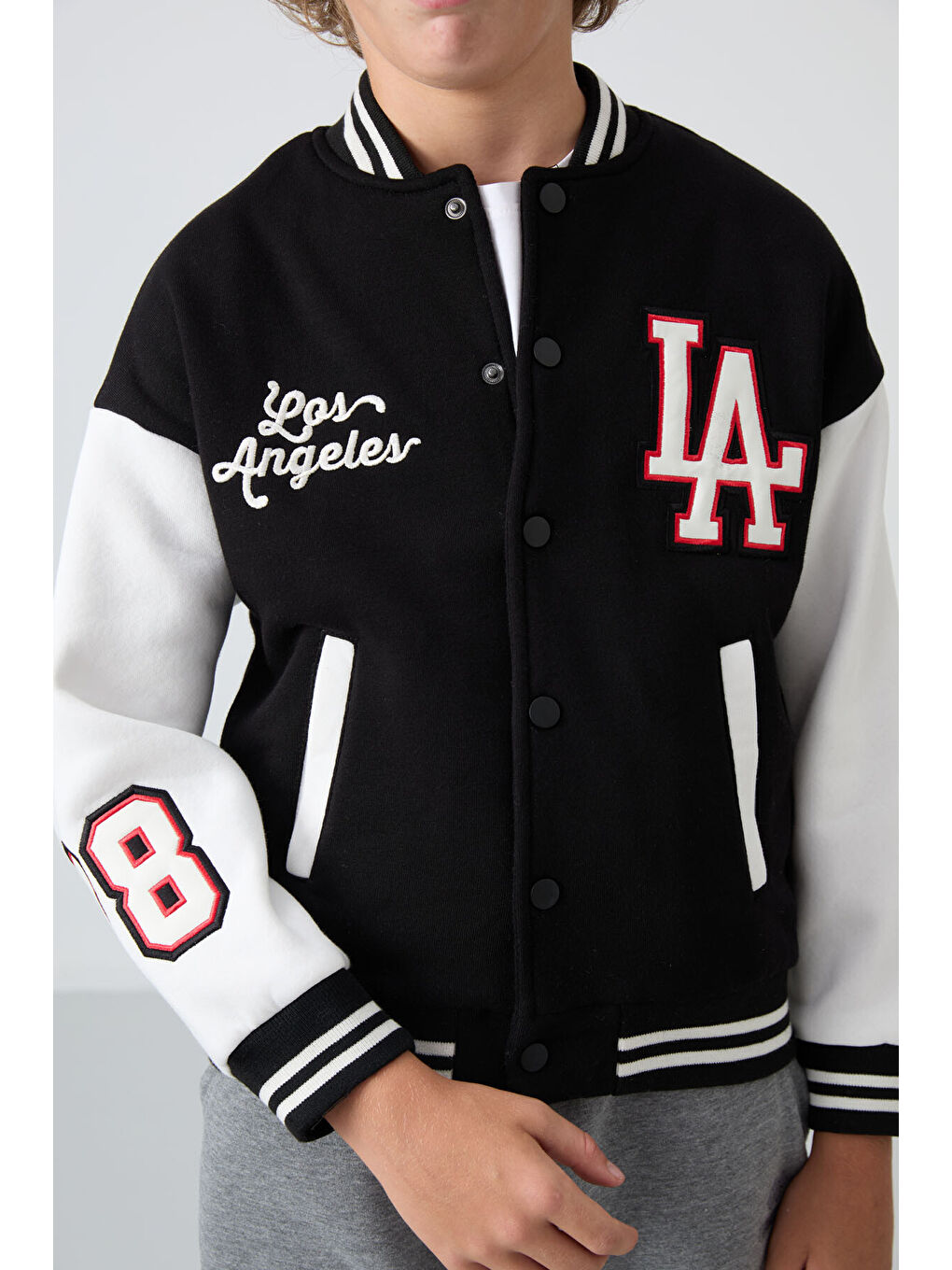 Siyah Pamuklu Kalın İçi Tüylü Yumuşak Dokulu Standart Fit Nakışlı Erkek Çocuk Kolej Ceket - 11258-5