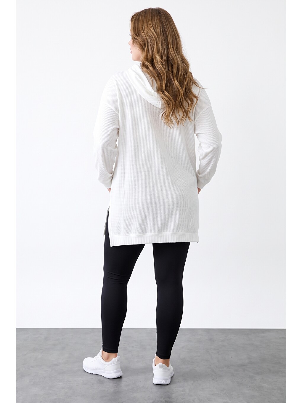 Beyaz Fitilli Kumaş Kapüşonlu Sweatshirt-4