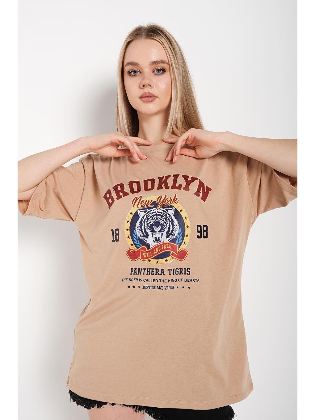 Kahverengi Kadın Vizon Brooklyn Tiger Baskılı Tişört-3