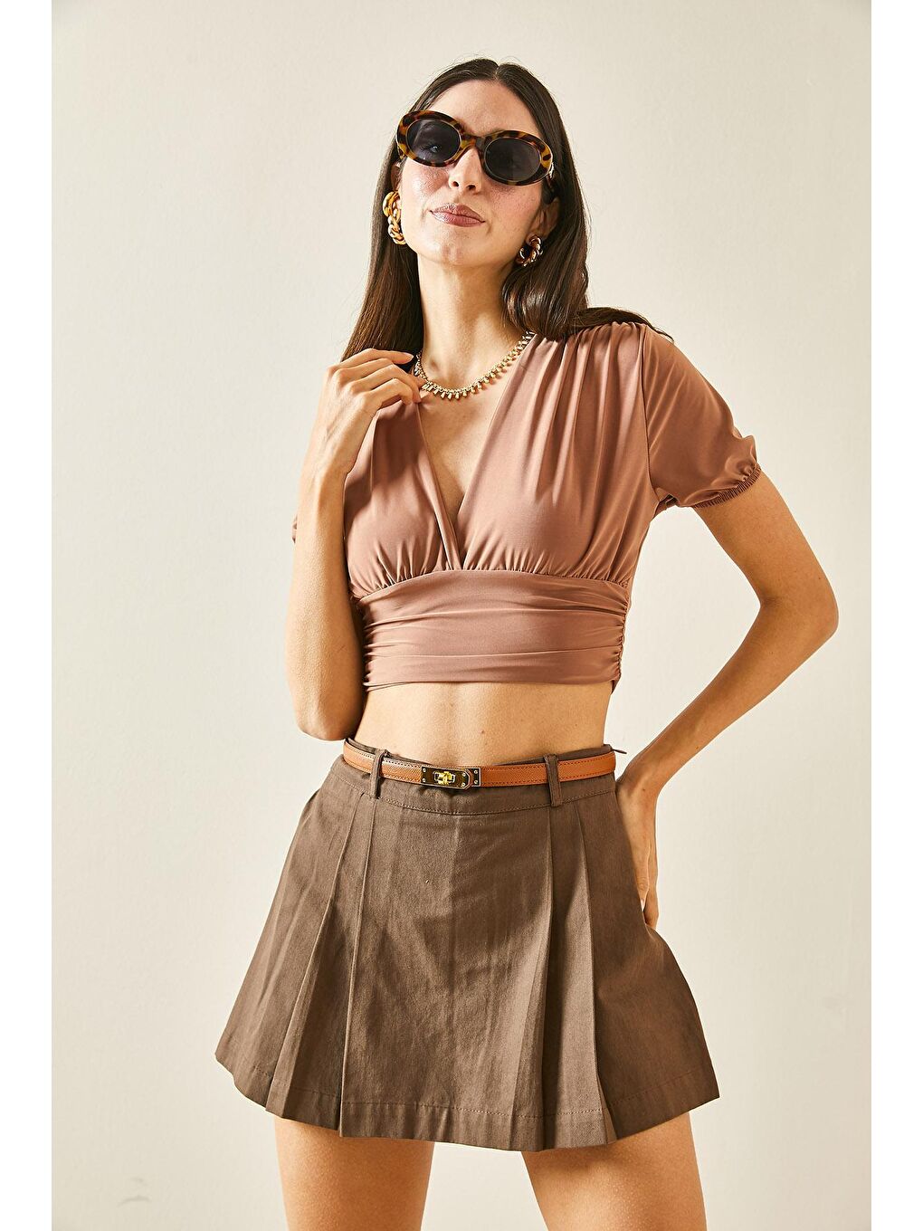 Kahverengi Taba Kruvaze Yaka Dökümlü Crop Bluz 5YXK2-48472-30-3