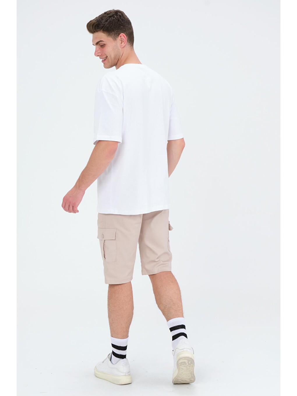 Beyaz Oversize Fit Pamuklu Kısa Kollu Basic Uniseks Bisiklet Yaka Unisex Tişört-3