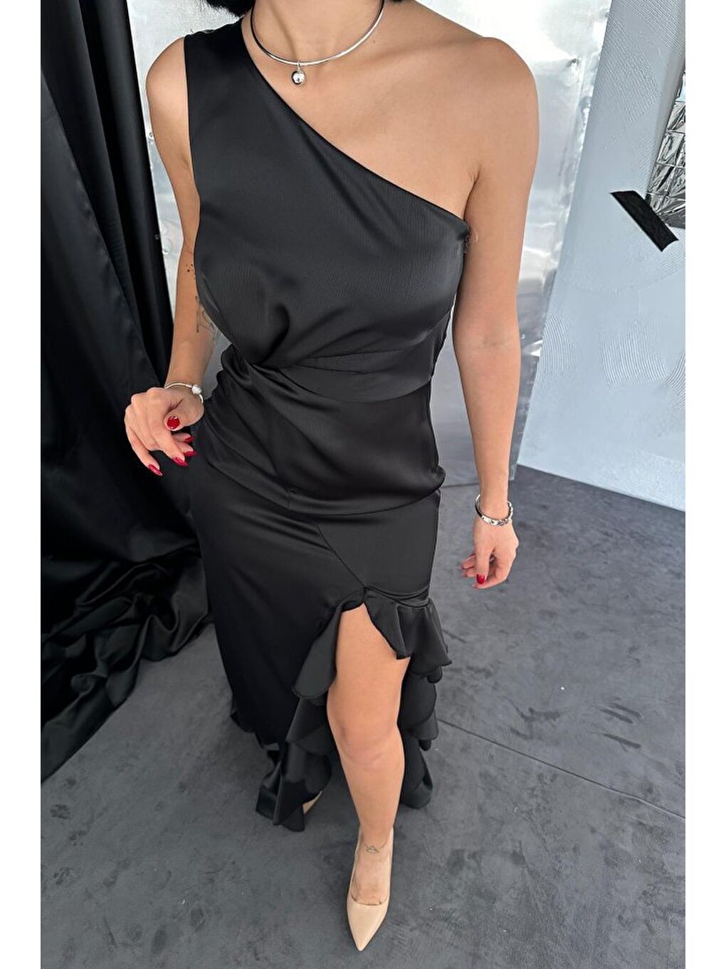 Siyah Volanlı Saten Abiye-2