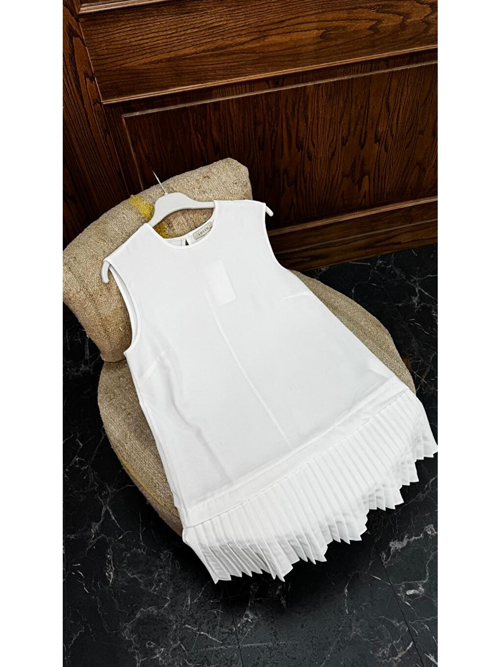 Kadın Sıfır Kol Pileli İçlik Beyaz-3