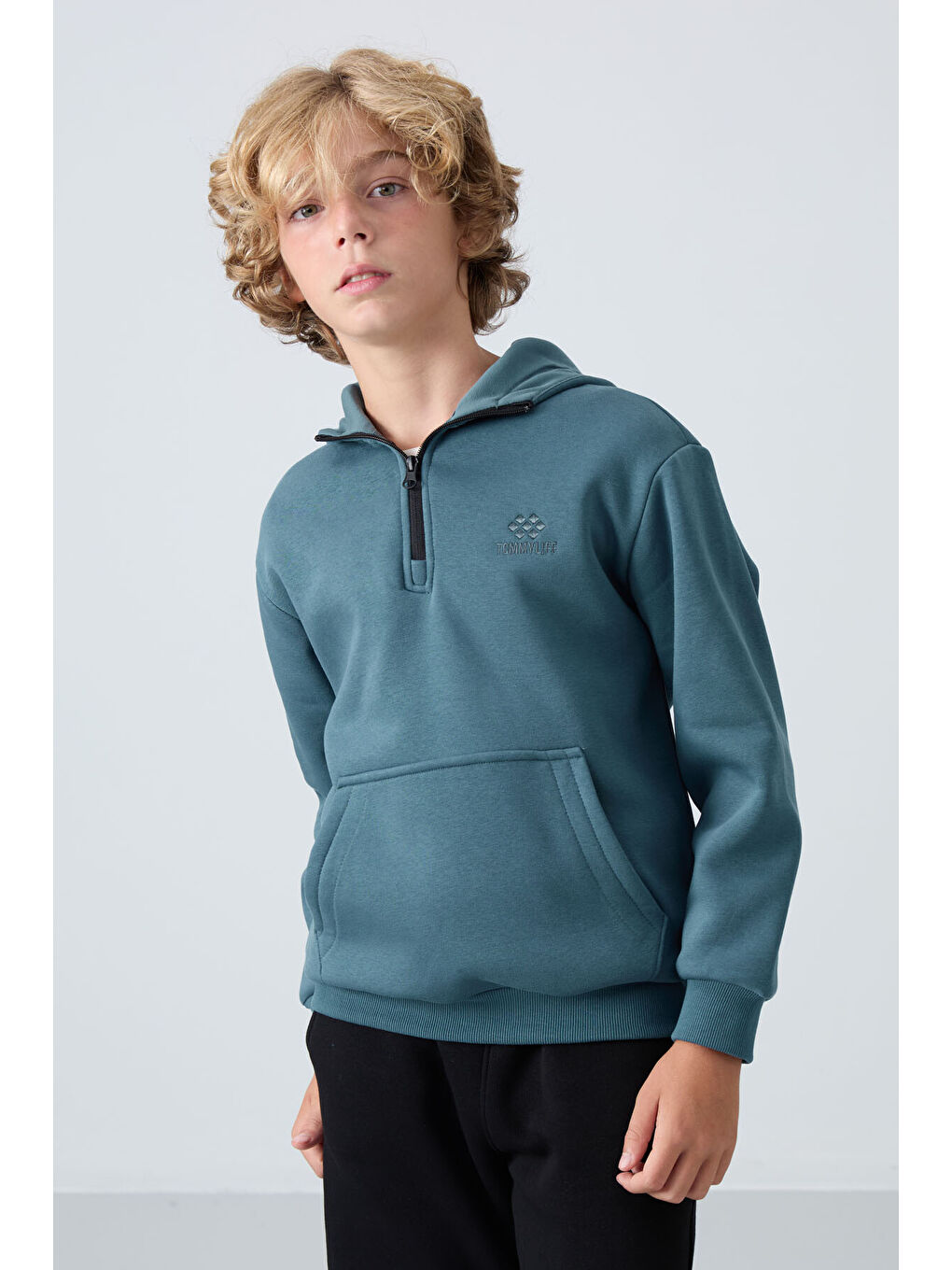 Orman Yeşil Pamuklu Kalın İçi Tüylü Yumuşak Dokulu Standart Fit Nakışlı Erkek Çocuk Sweatshirt - 11