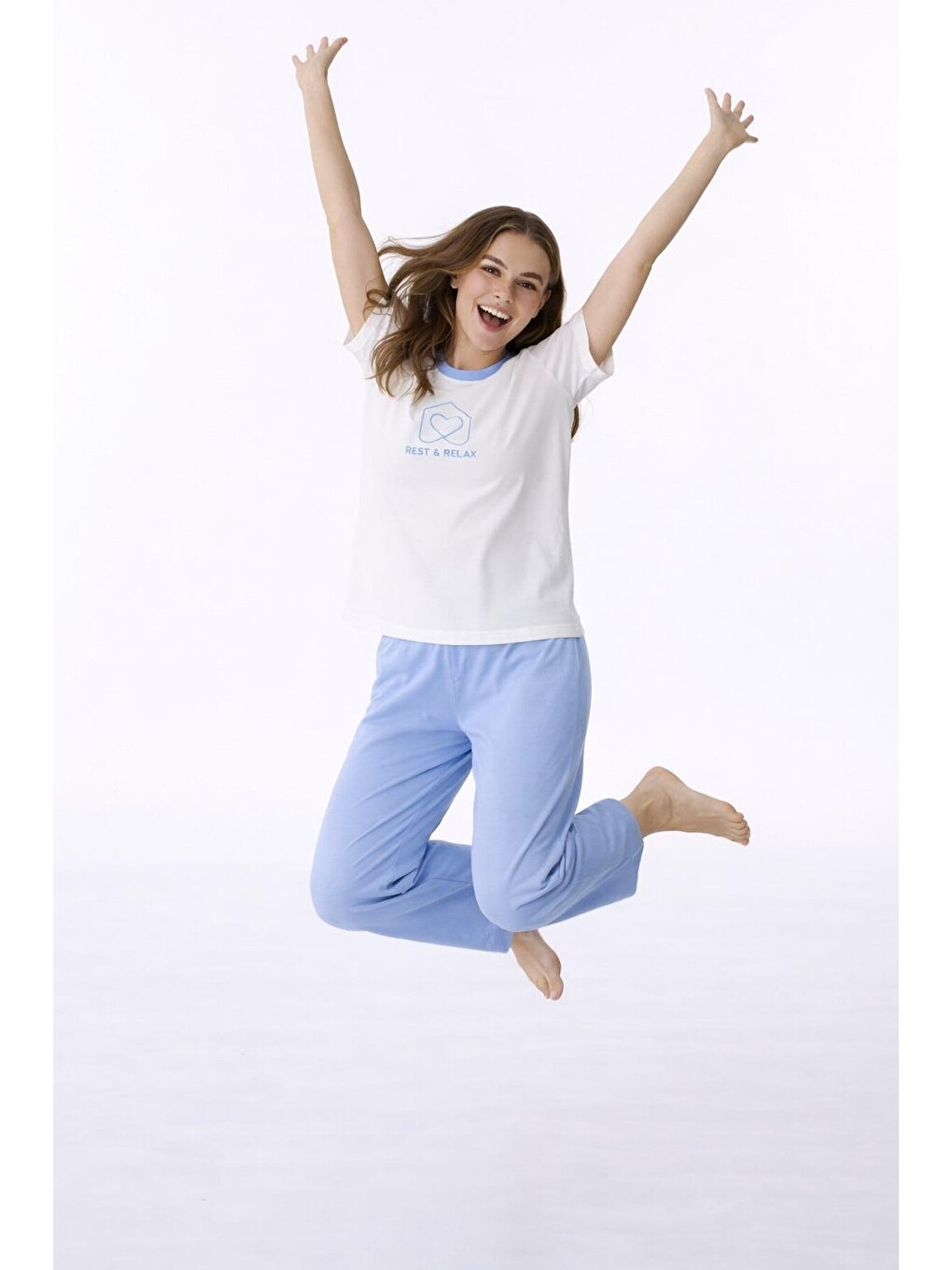 Beyaz Kadın Kısa Kollu Uzun Pantolonlu Pamuklu Pijama Takımı – Rest & Relax Baskılı Mavi-1