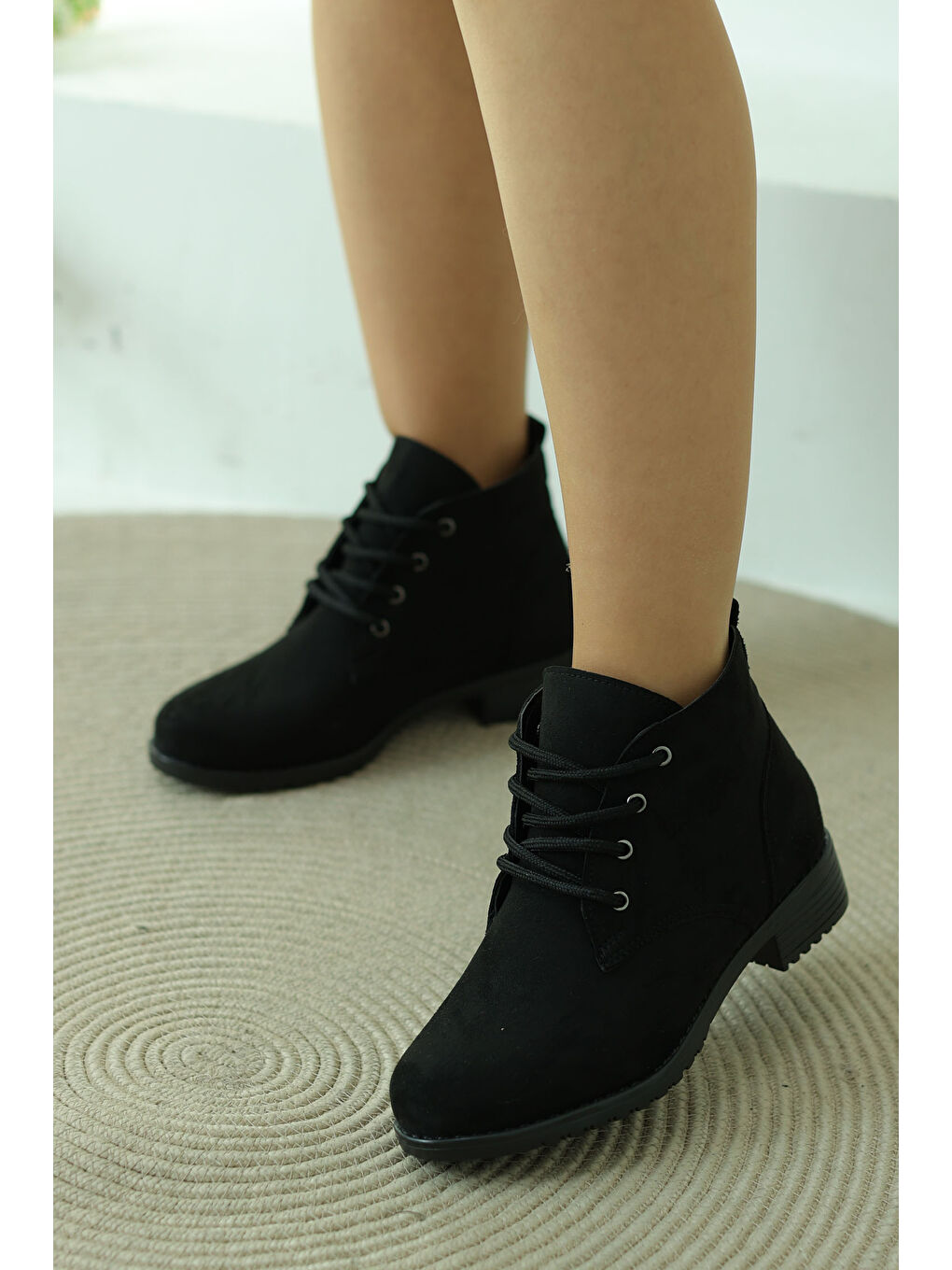 Kadın Siyah Bağcıklı Yarım Bot - 26760-1