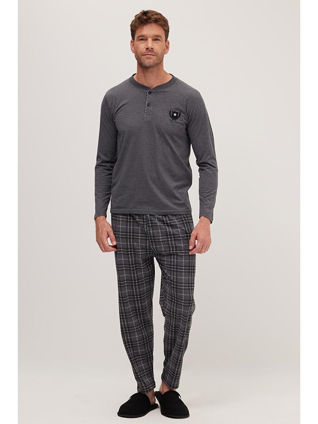 Erkek Regular Fit Pamuklu Düğmeli Yaka Beli Lastikli Desenli Gri Pijama Takımı
