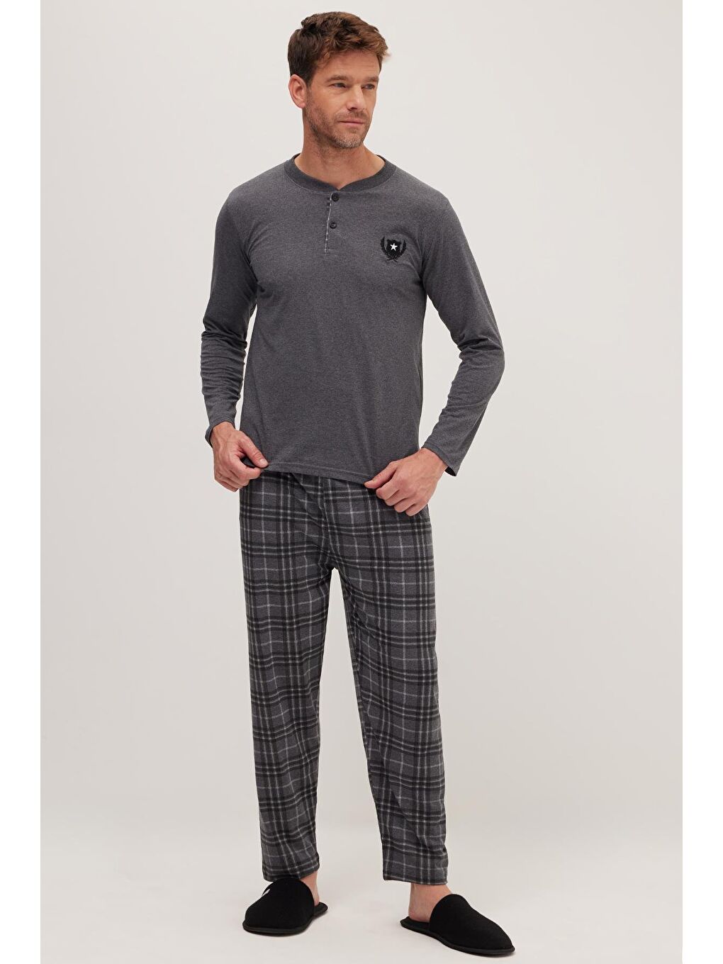 Erkek Regular Fit Pamuklu Düğmeli Yaka Beli Lastikli Desenli Gri Pijama Takımı-3