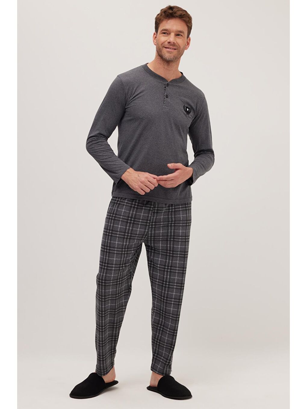 Erkek Regular Fit Pamuklu Düğmeli Yaka Beli Lastikli Desenli Gri Pijama Takımı-4