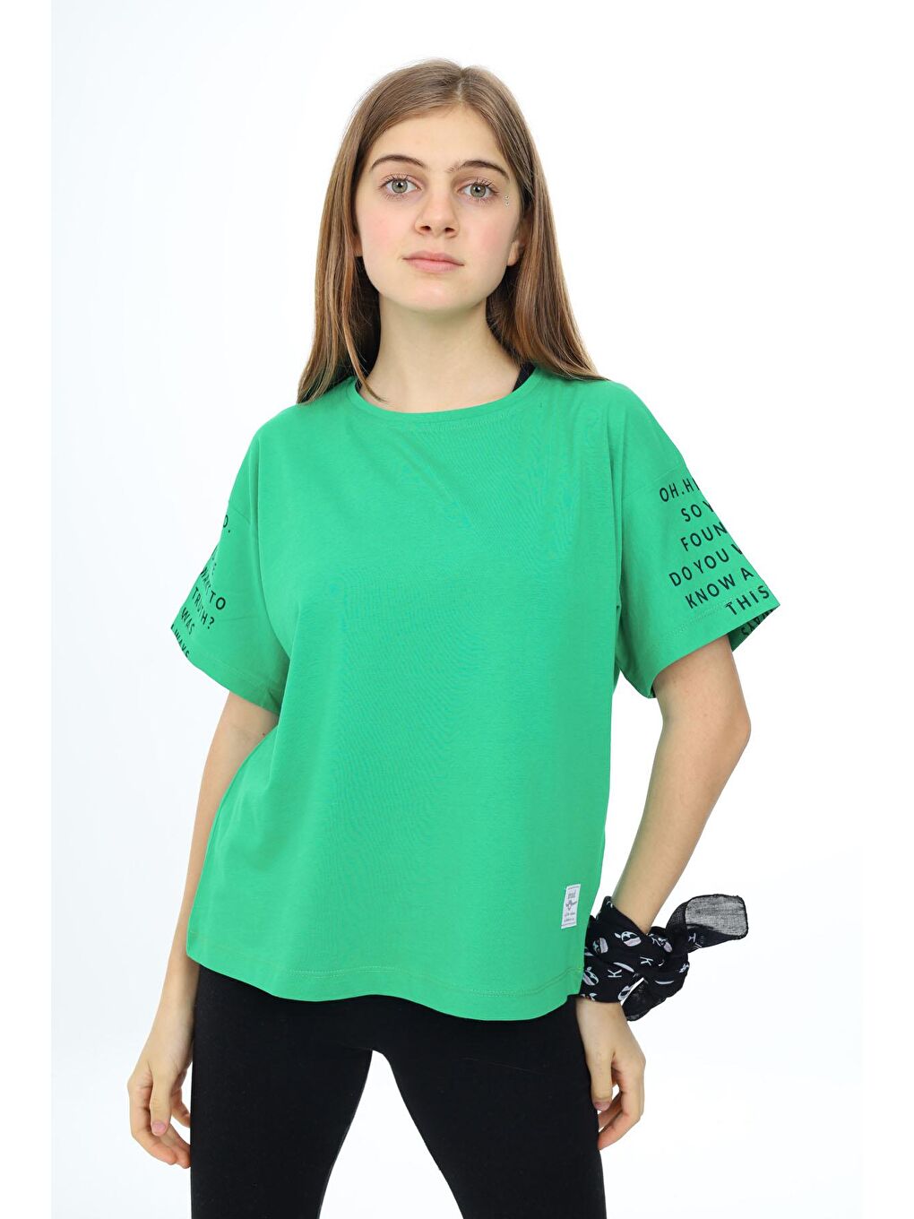 Yeşil Kolları Yazı Baskılı Armalı Kız Çocuk Basic Tişört 17795