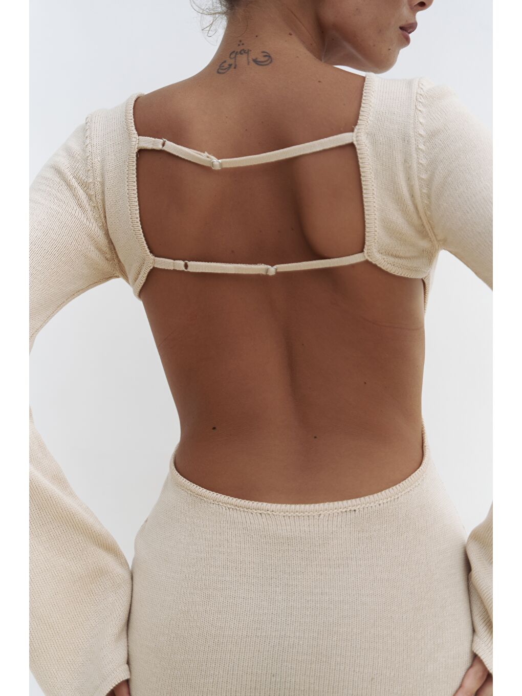 Sariah Pencere Detay Koyu Bej Triko Elbise-4