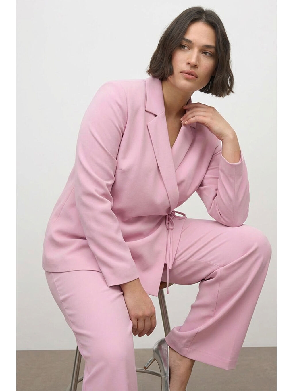 Pembe Bağlama Detaylı Blazer Ceket-1