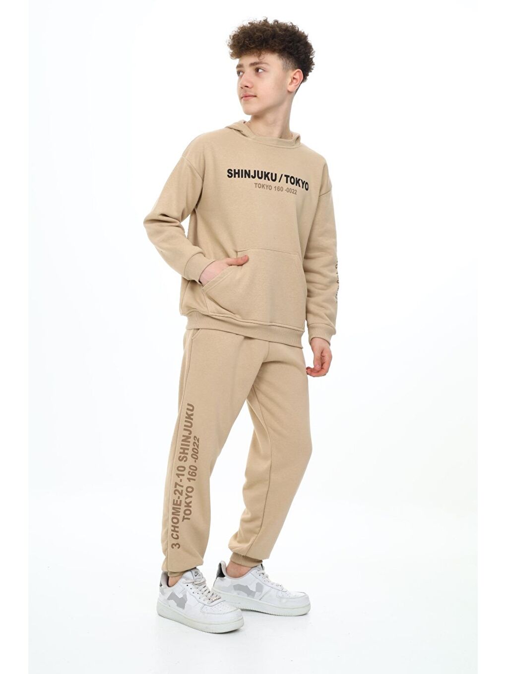 Ekru Erkek Çocuk Tokyo Baskılı Kanguru Cepli Kapüşonlu 3 İplik Alt Üst Takım 7 12 Yaş wap 7149