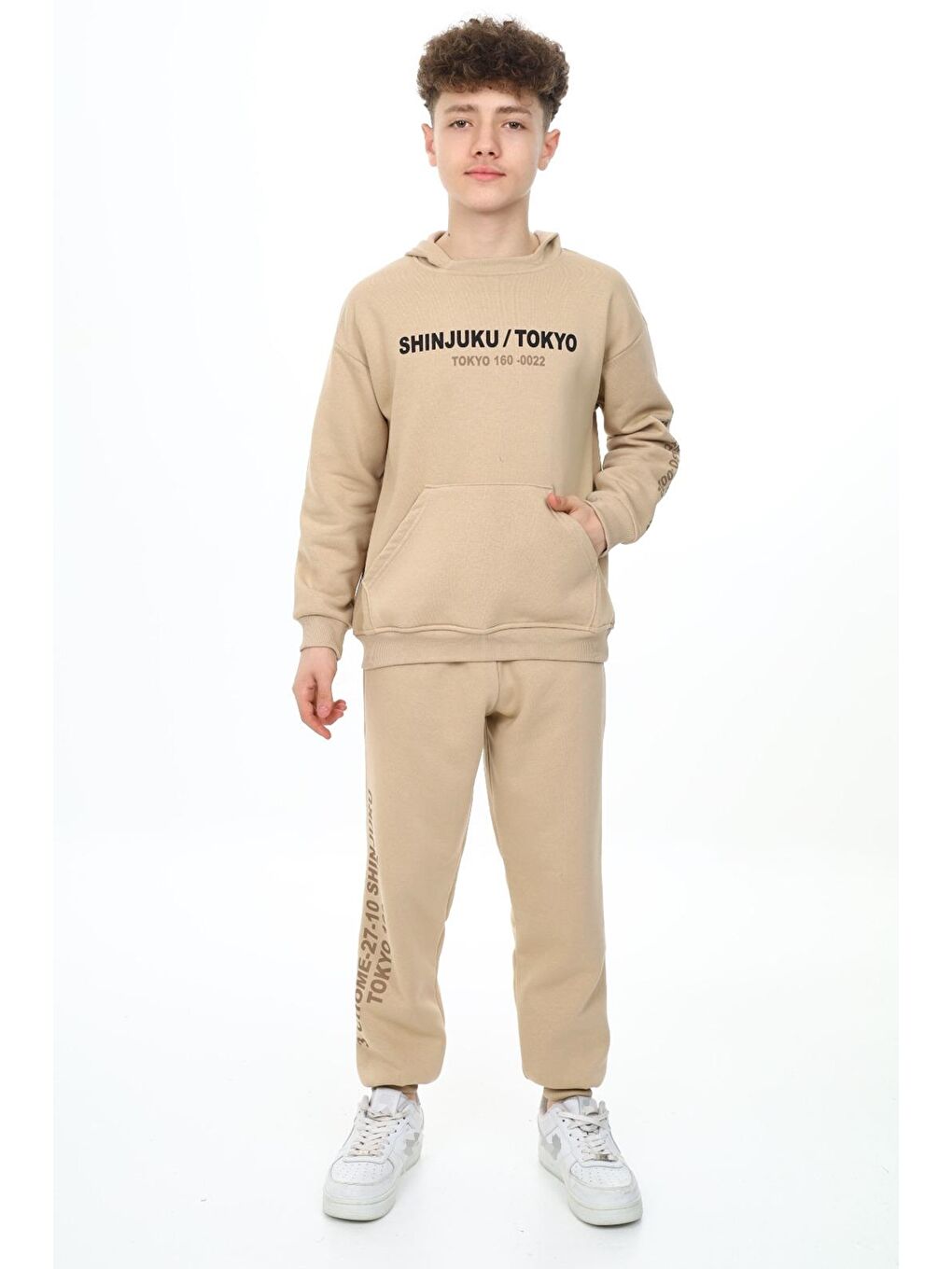 Ekru Erkek Çocuk Tokyo Baskılı Kanguru Cepli Kapüşonlu 3 İplik Alt Üst Takım 7 12 Yaş wap 7149-2